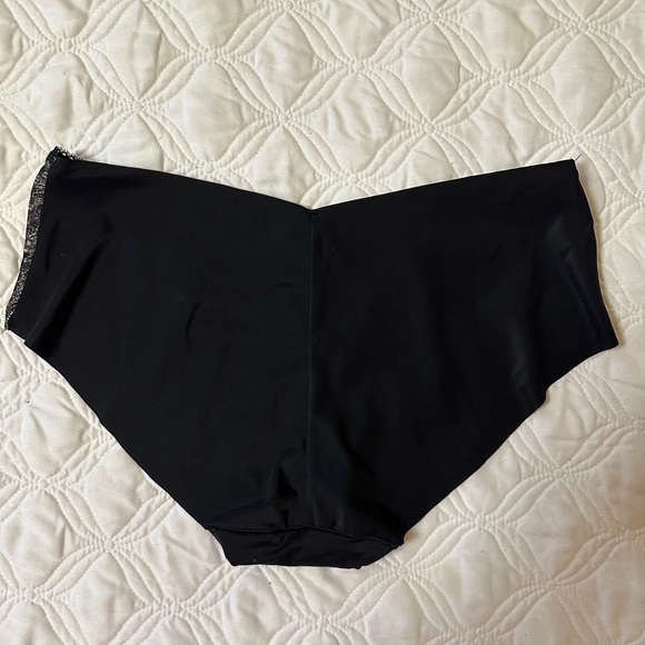 New - SEXY ILLUSIONS BY VICTORIA'S SECRET No-Show Lace Hiphugger Panty - Picture 4 of 5